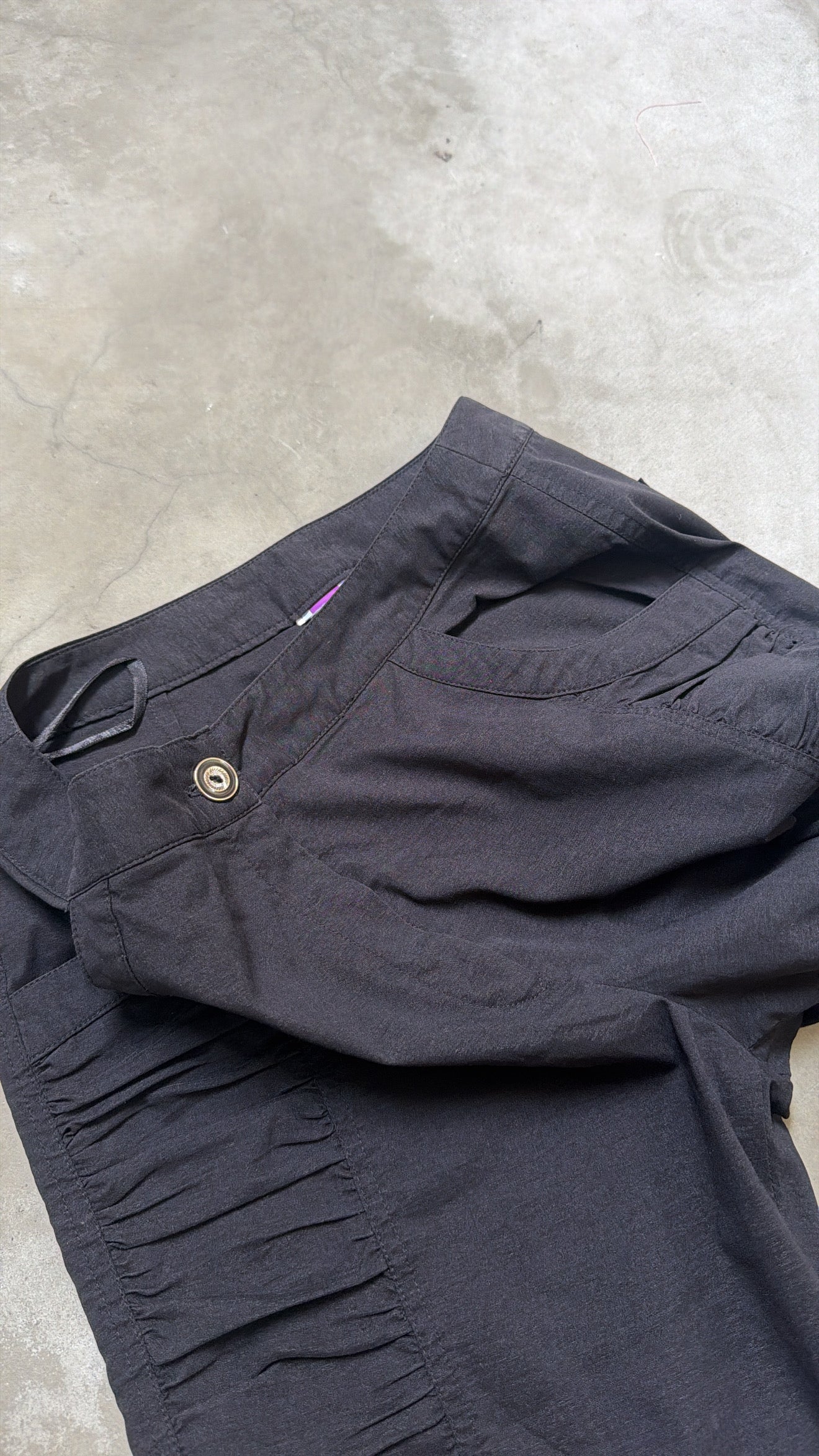 Black Side Ruched Capri Pants