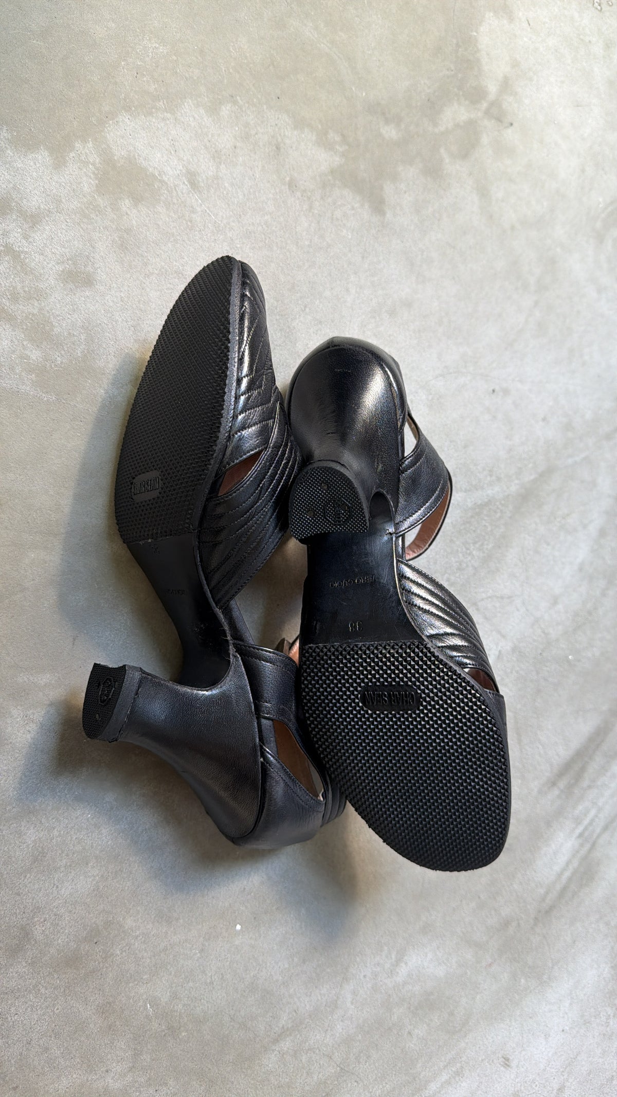 PRADA Black Pumps