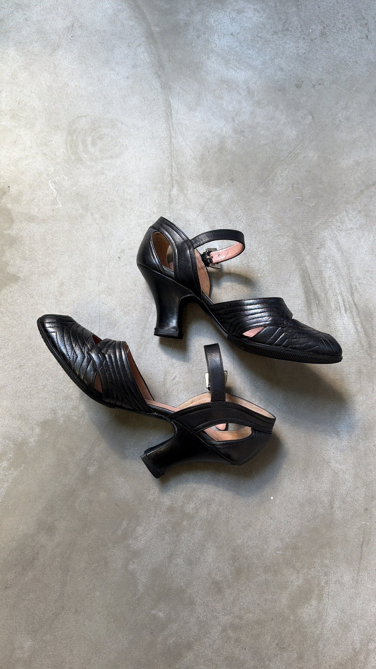 PRADA Black Pumps
