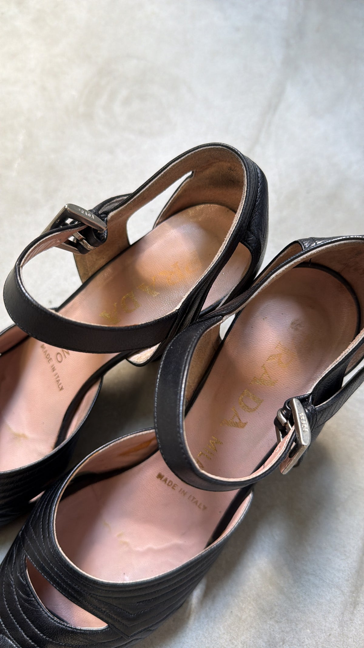 PRADA Black Pumps