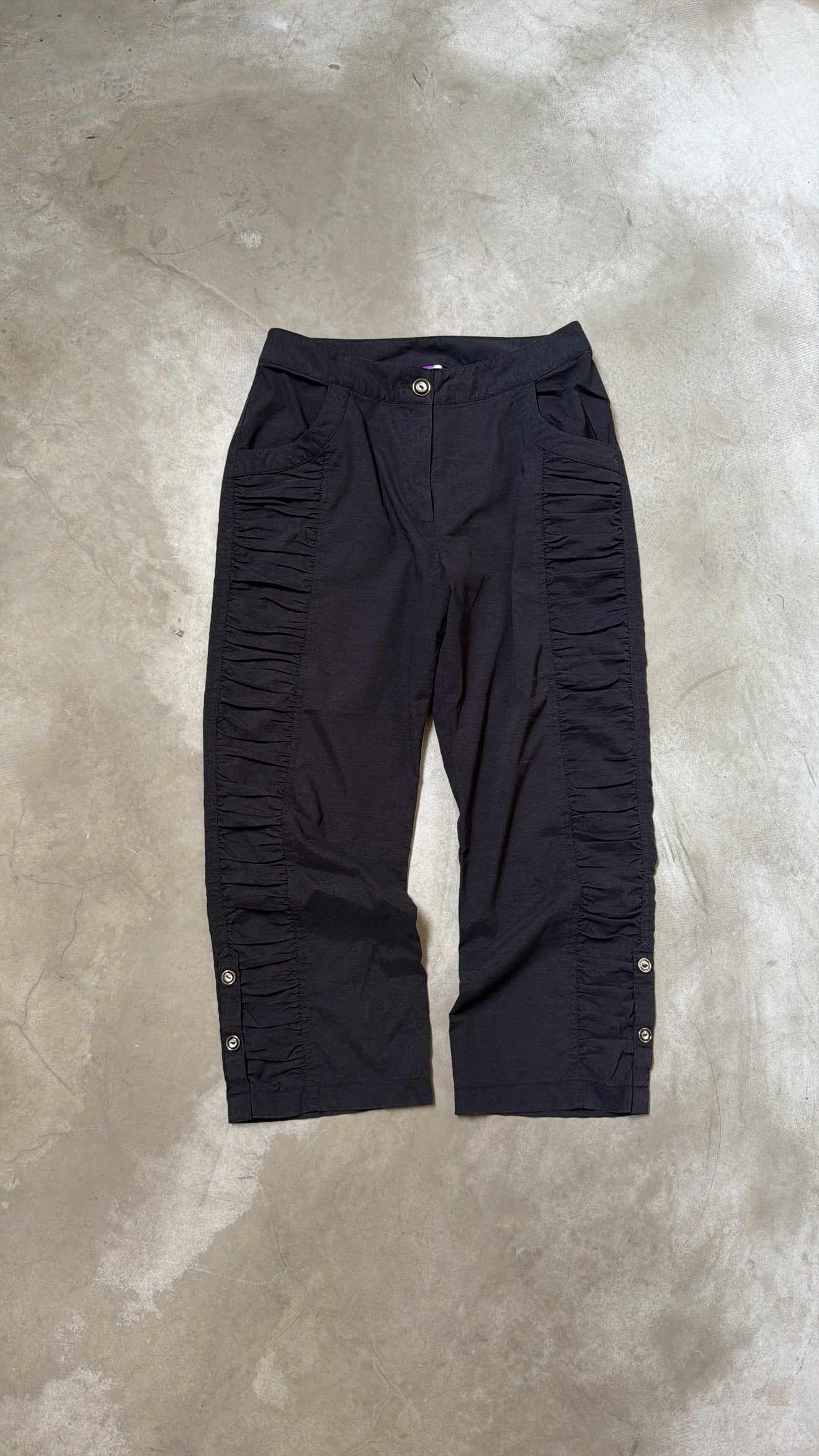 Black Side Ruched Capri Pants