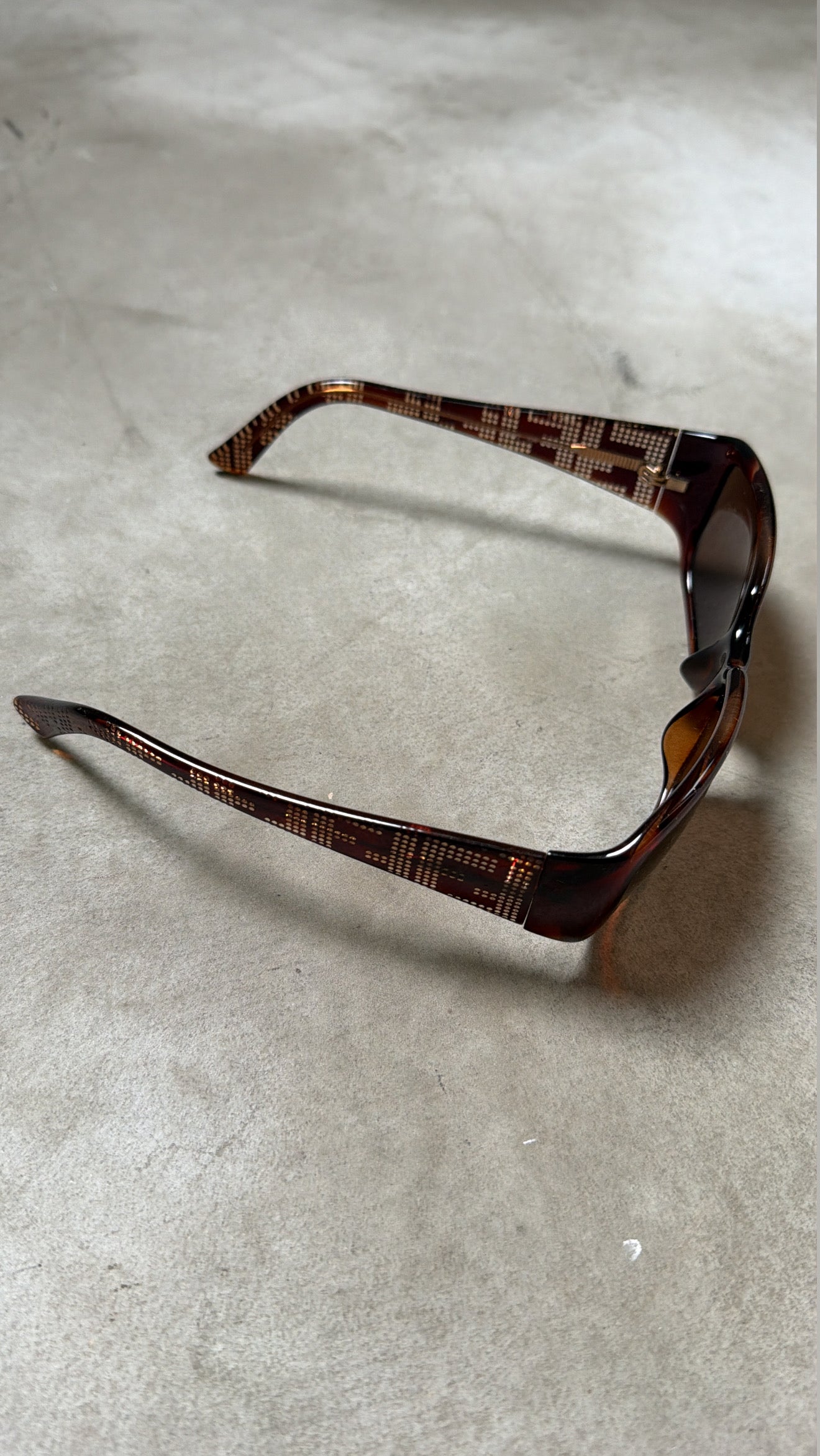 FENDI logo sunglasses