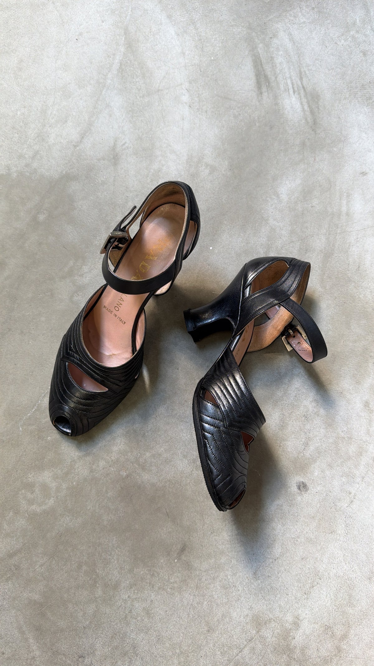 PRADA Black Pumps