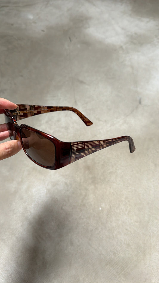 FENDI logo sunglasses