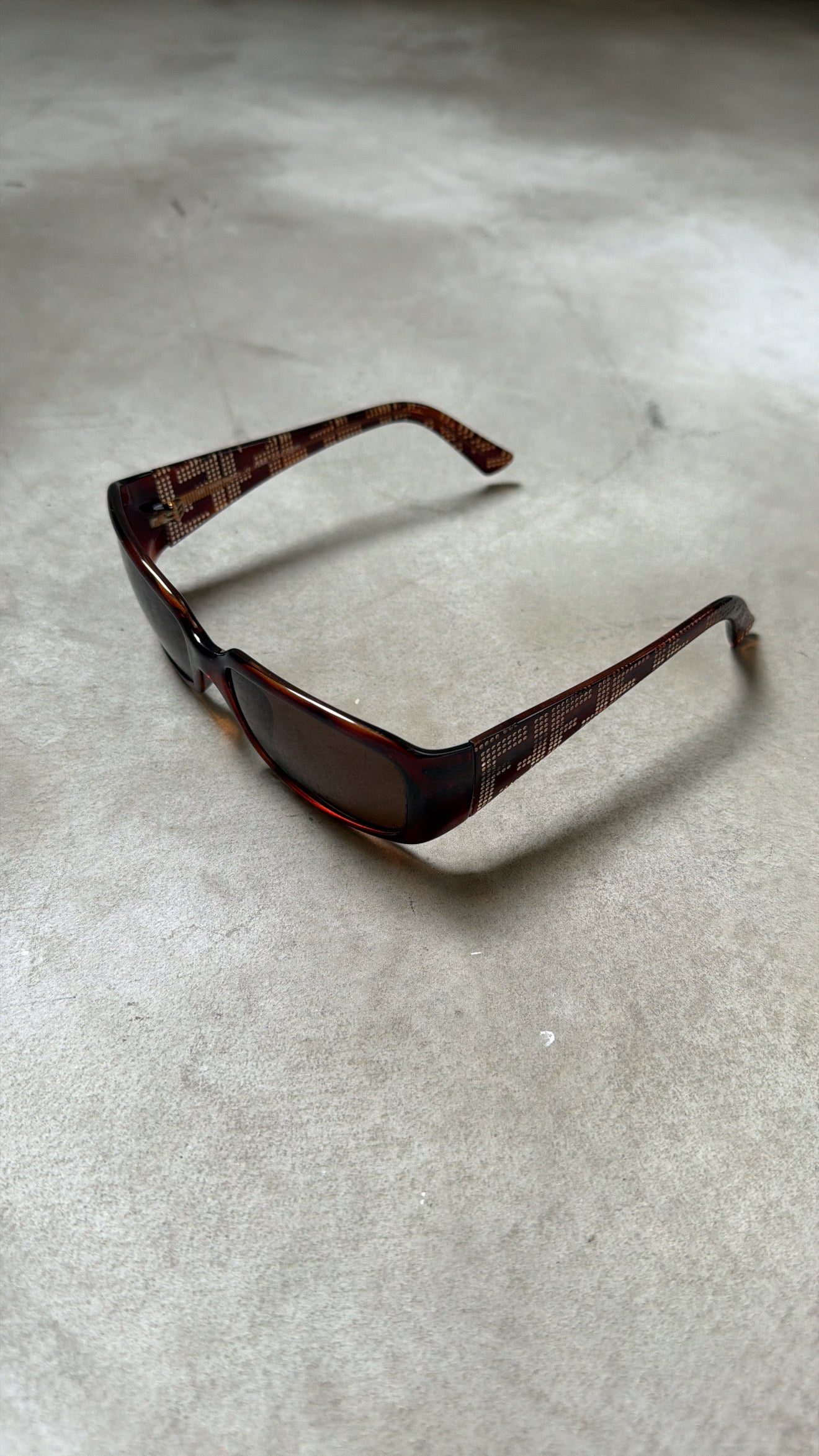 FENDI logo sunglasses