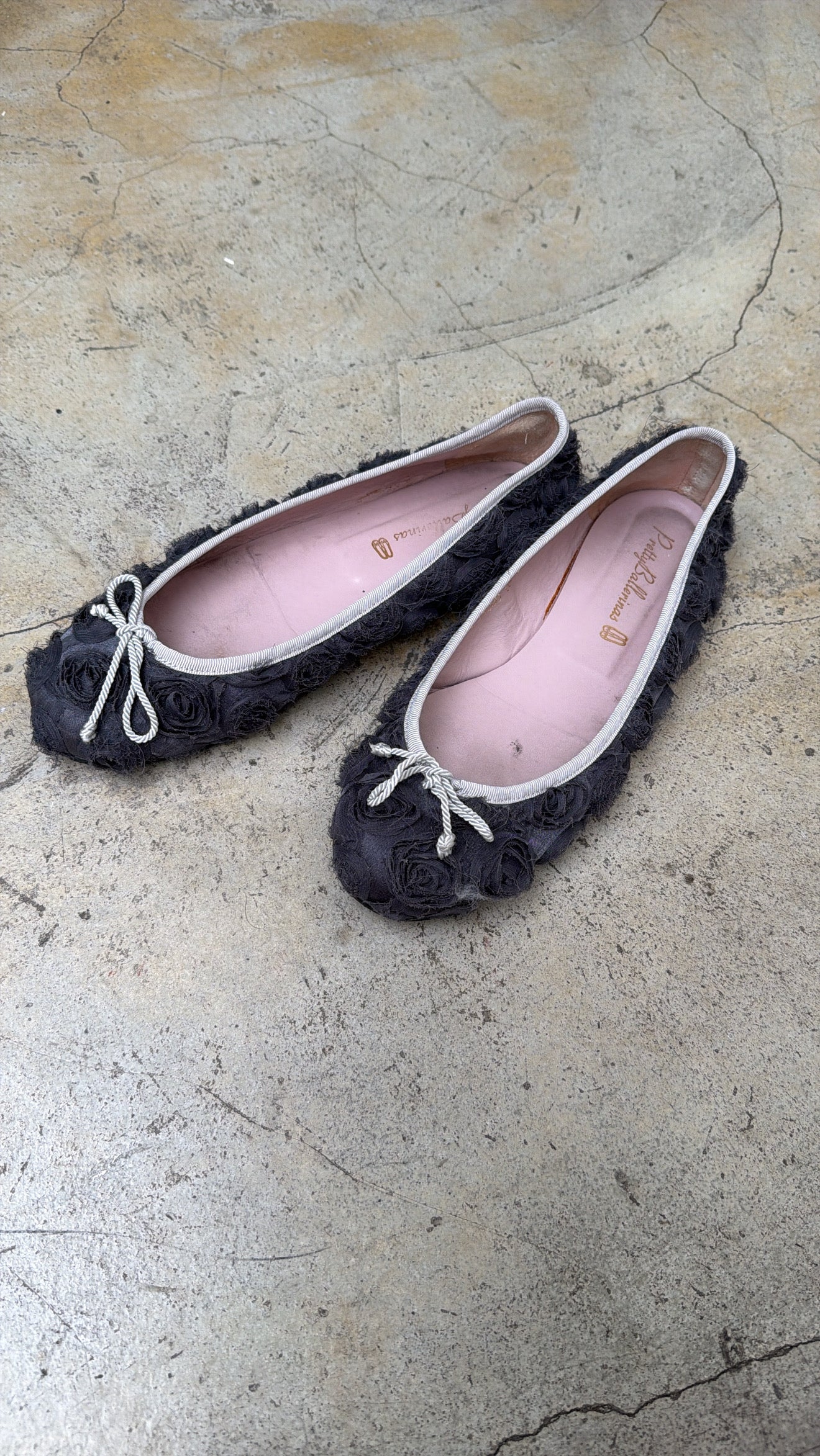 Spanish brand grey rose ballet flats 灰色玫瑰娃娃鞋