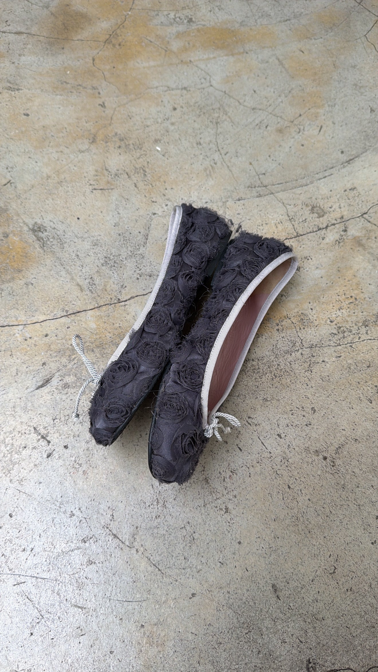 Spanish brand grey rose ballet flats 灰色玫瑰娃娃鞋
