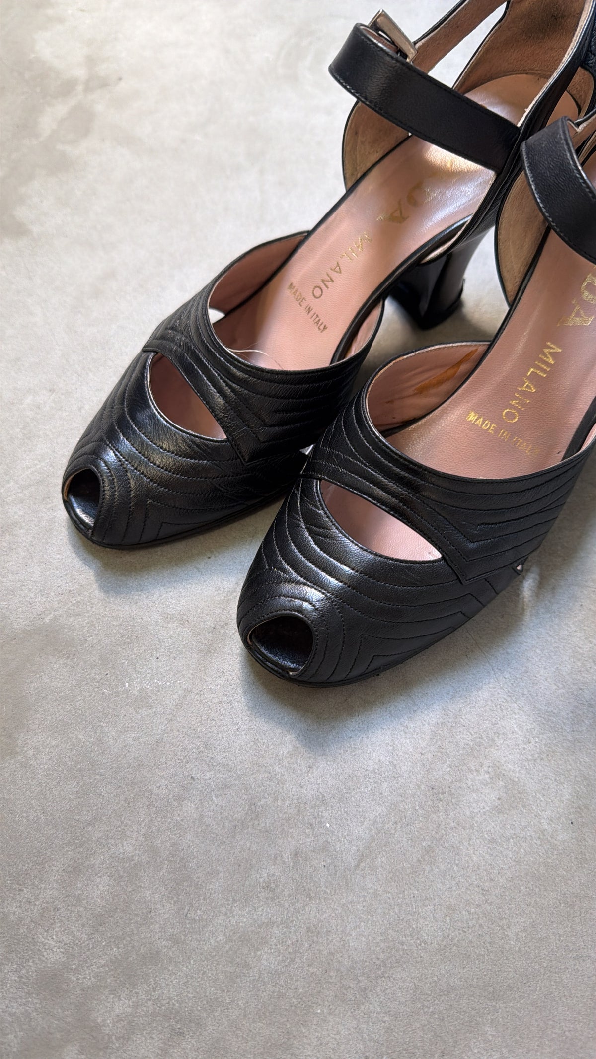 PRADA Black Pumps