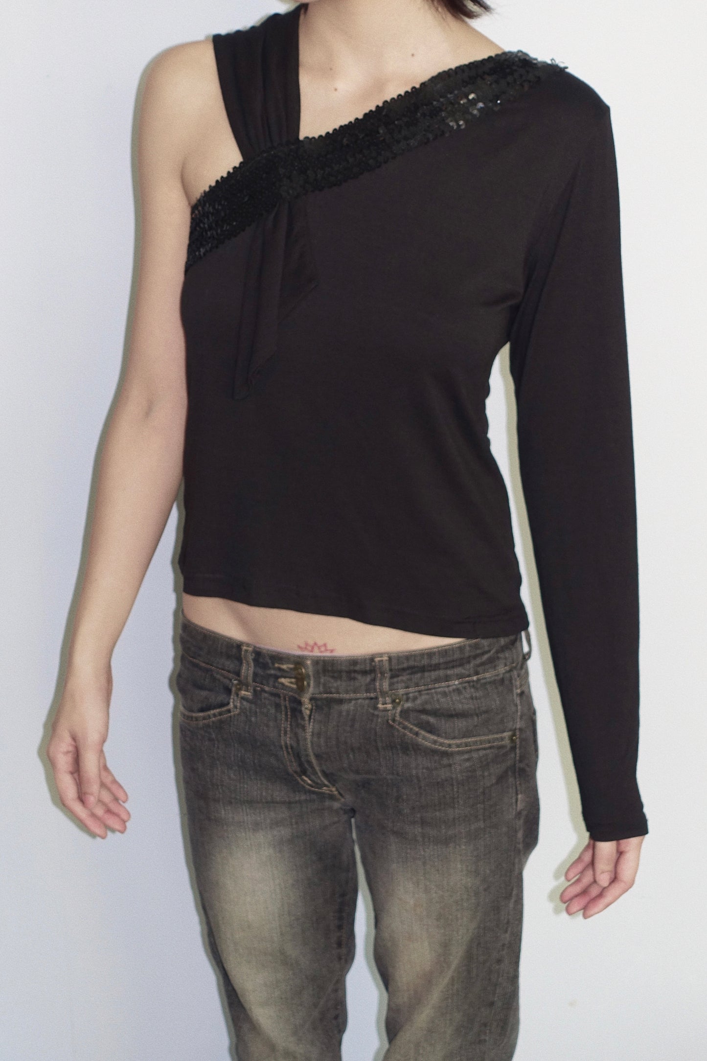Asymmetric one-shoulder long-sleeve top