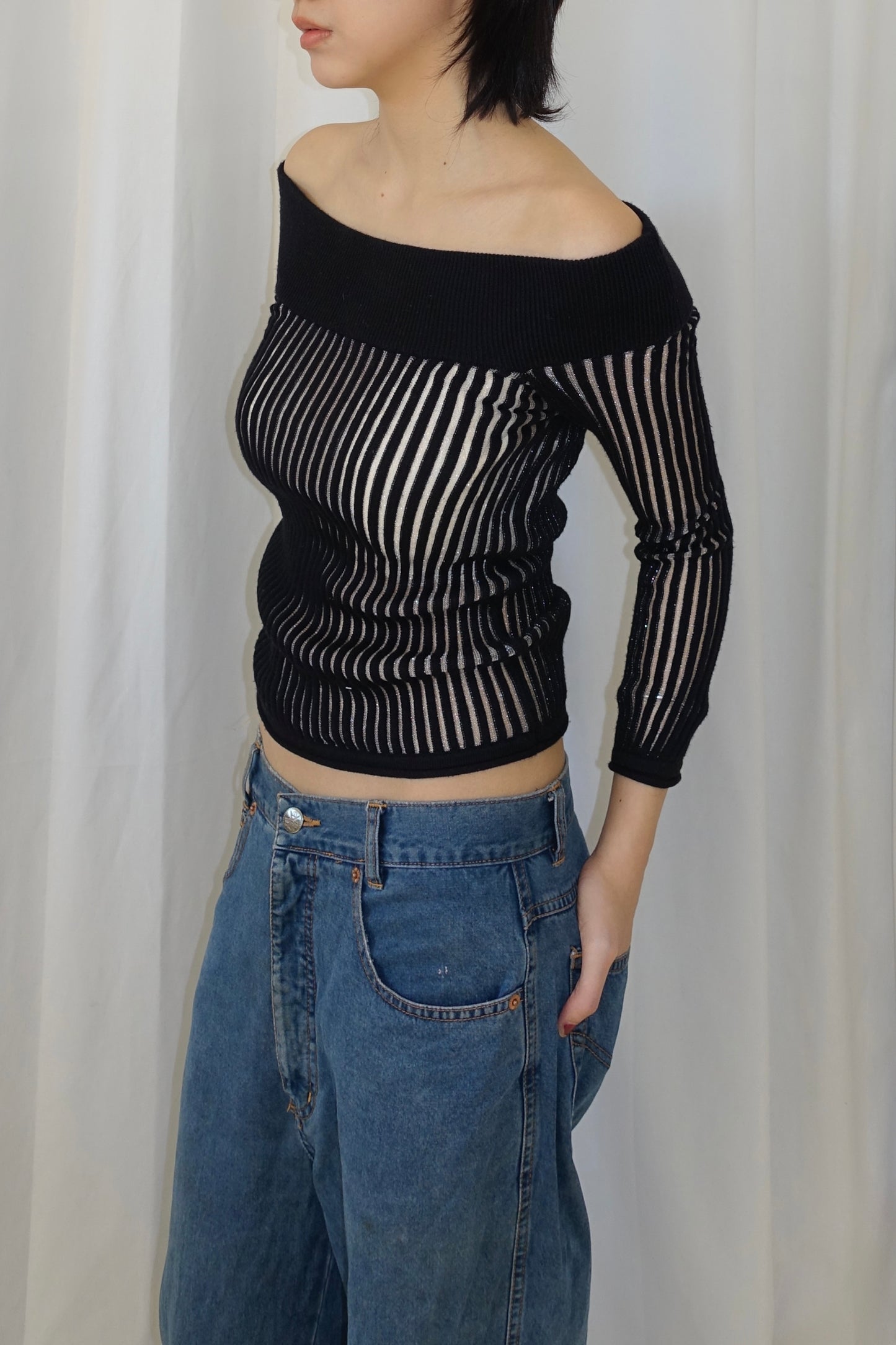 GUESS fited sheer off-shoulder top