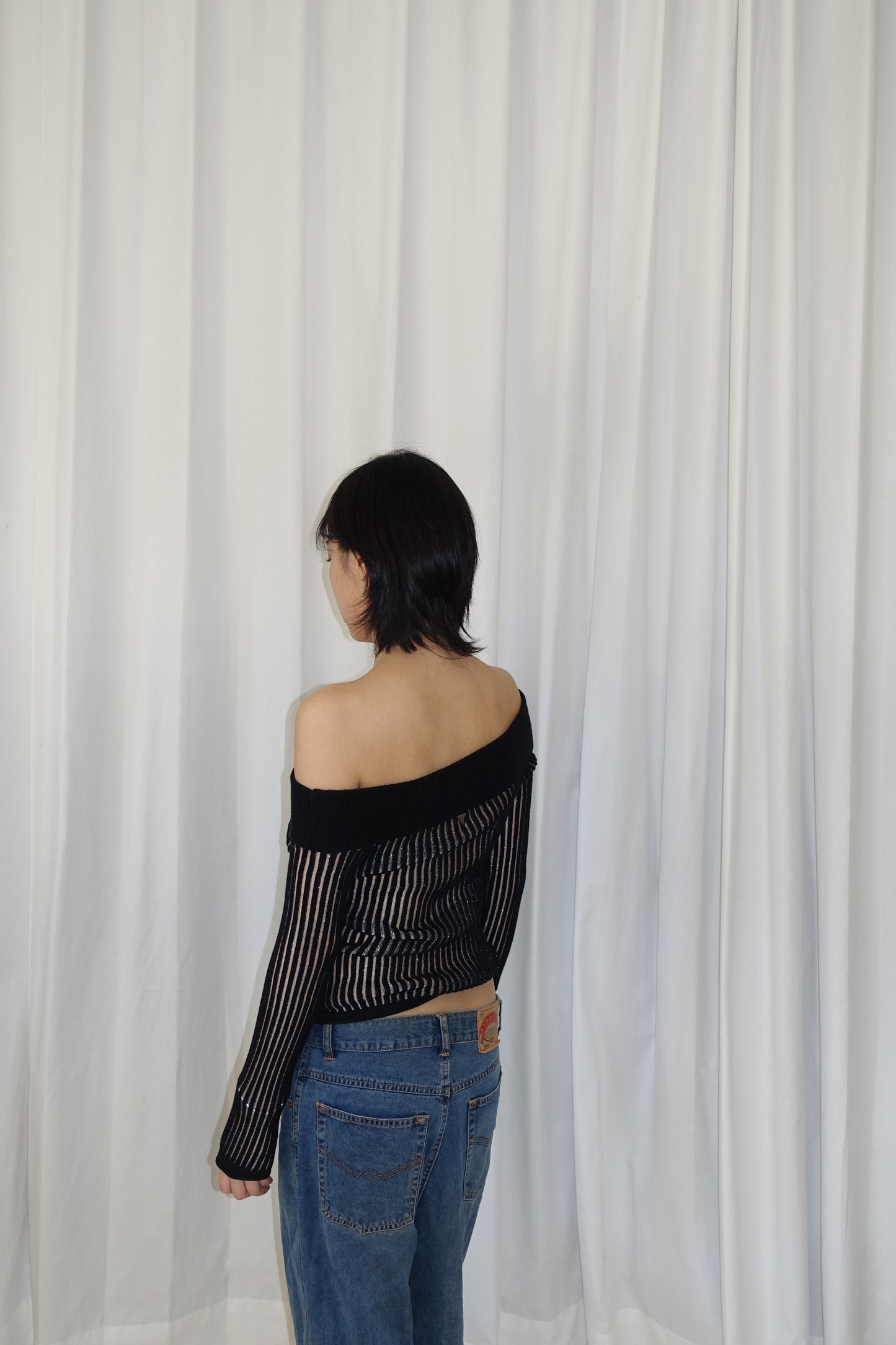 GUESS fited sheer off-shoulder top