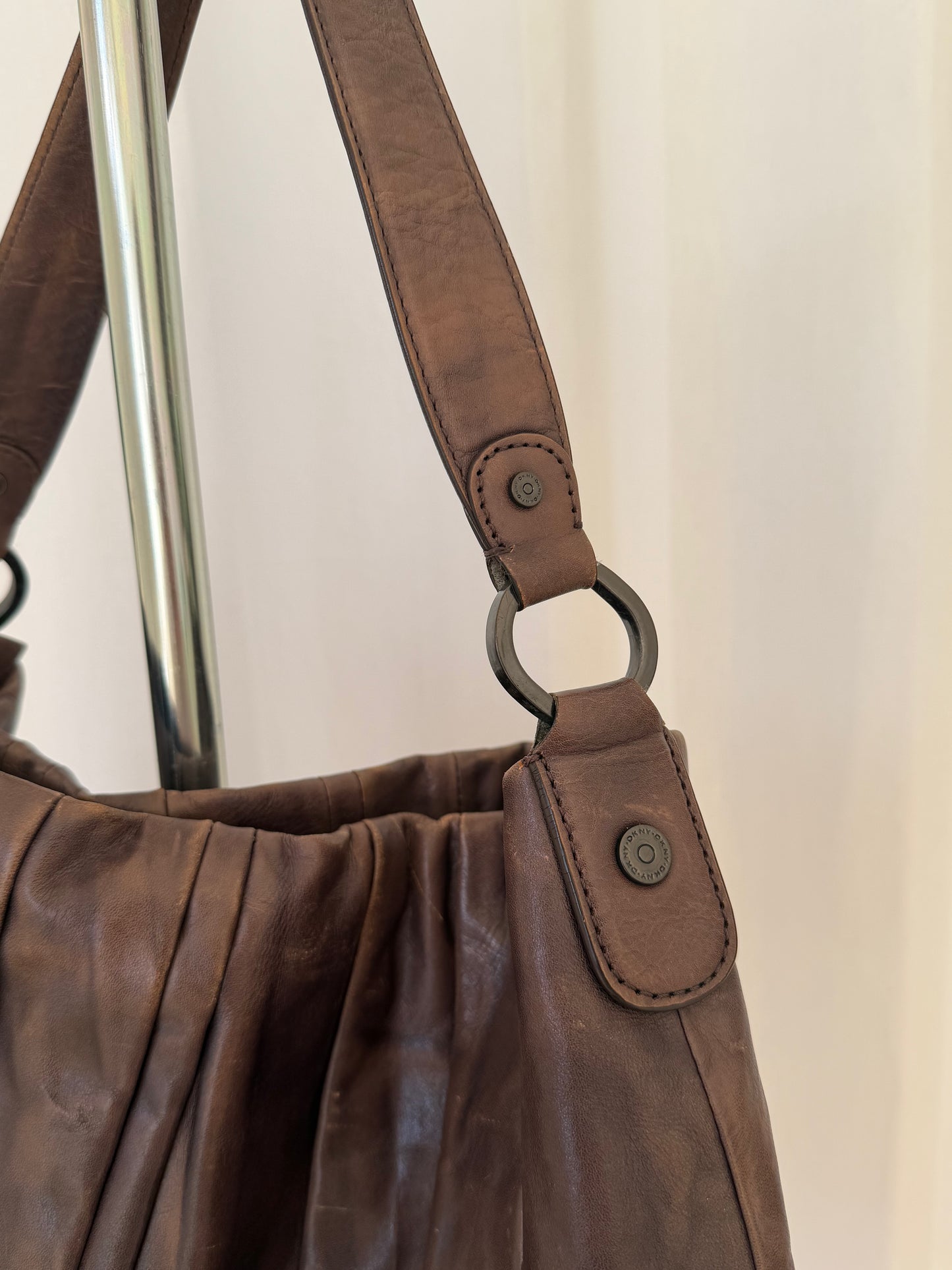 DKNY ruched leather bag灰棕皺褶真皮肩背包