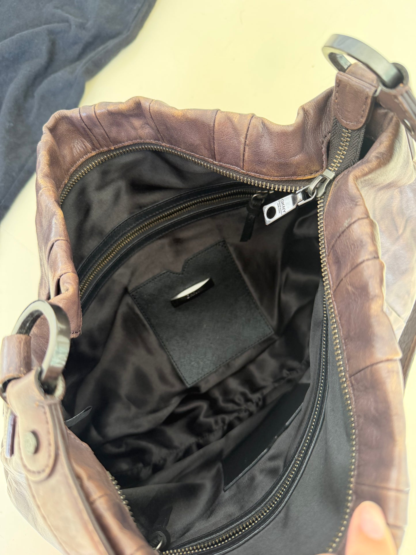 DKNY ruched leather bag灰棕皺褶真皮肩背包