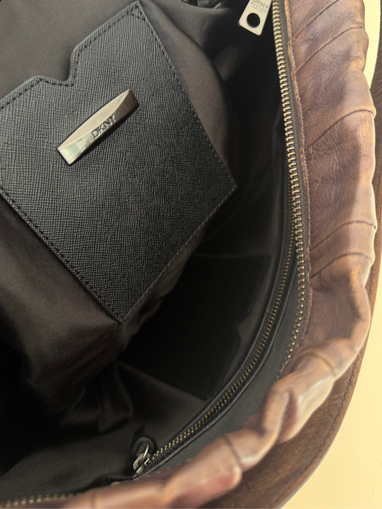 DKNY ruched leather bag灰棕皺褶真皮肩背包